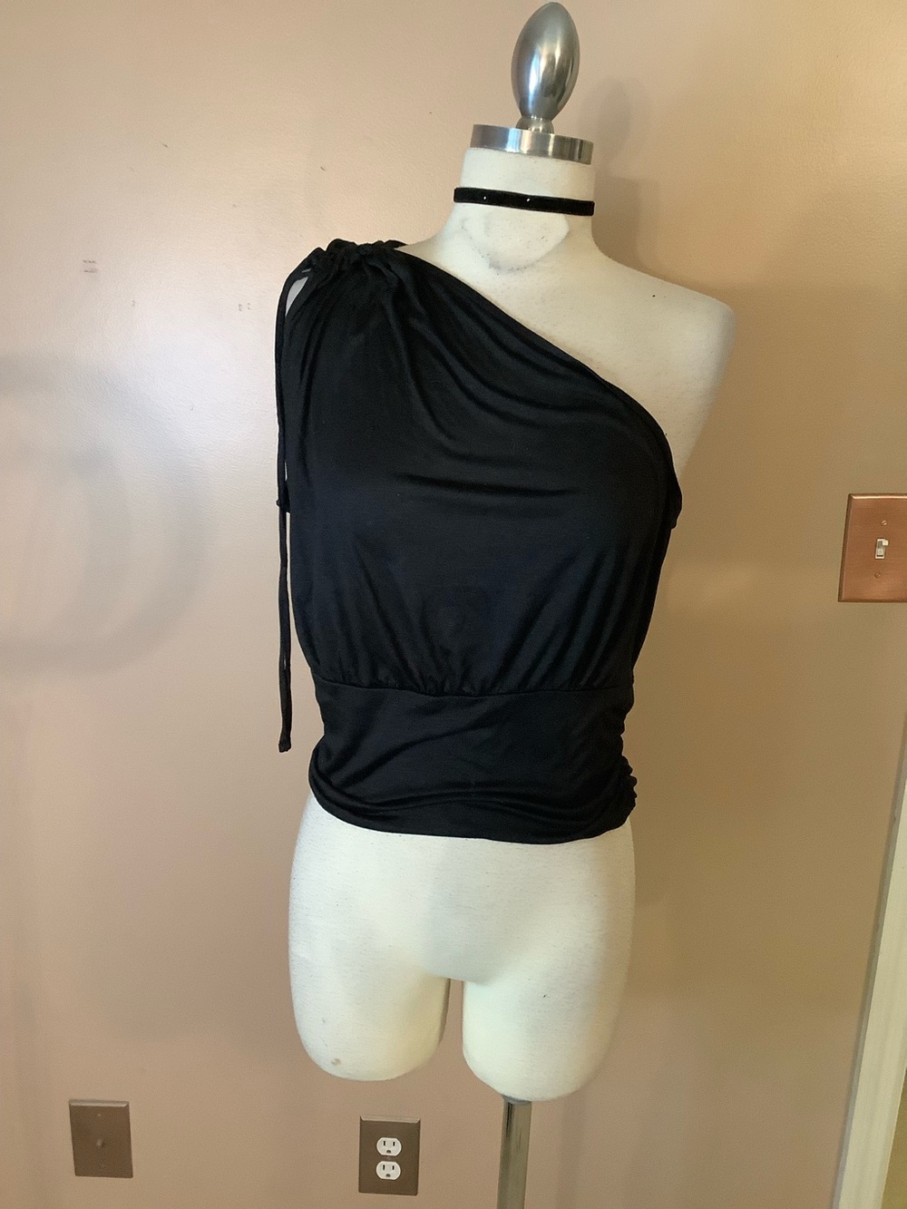 Anthropologie Sexy Black Ruched One Shoulder Draped Blouse Top shirt Medium 8/10